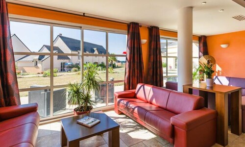 4 Room Maisonette 8 People