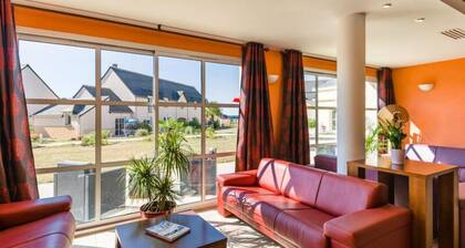 4 Room Maisonette 8 People