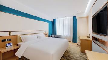 Elite Double Room, City View | Egyptian cotton sheets, premium bedding, down comforters