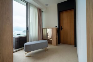 Deluxe Room, Sea View | Blackout drapes, soundproofing, free WiFi
