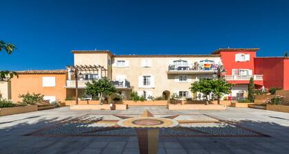 4-room House for 8 People With Private Pool