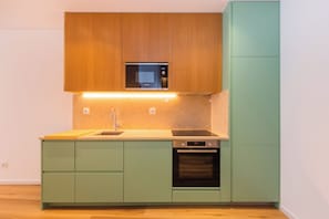 Micro-ondas, fogão, cooktop, lava-louças