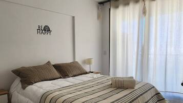 2 habitaciones, tabla de planchar con plancha y acceso a internet