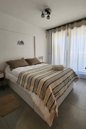 1 bedroom, iron/ironing board, internet, bed sheets