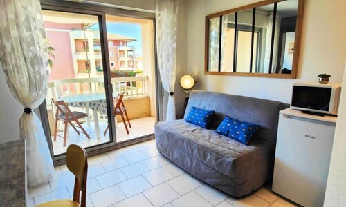 Love Nest With Balcony Close to the Sea