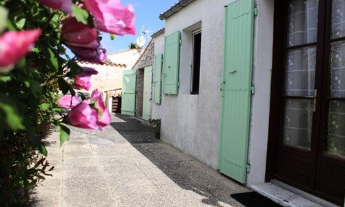 Houses & Villas for 4 People