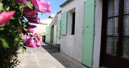 Houses & Villas for 4 People