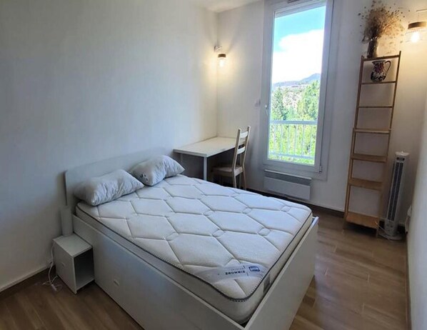 เตารีด/โต๊ะรีดผ้า