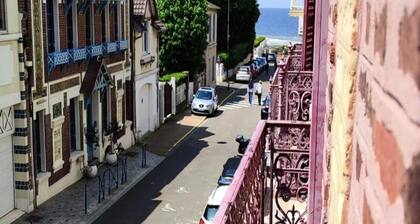 Cozy Cocoon With Balconies Sea View