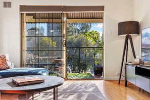 تلفزيون ذكي، مكتب