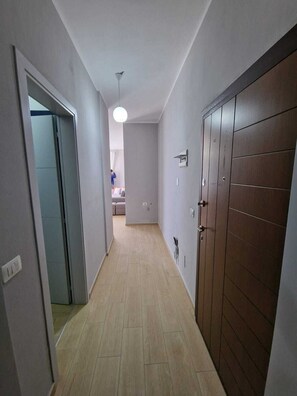 Interior - Spacious 4-bedroom apartment with AC, WiFi in brilliant Radhimë (Radhimë)