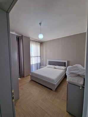 4 bedrooms, WiFi - Spacious 4-bedroom apartment with AC, WiFi in brilliant Radhimë (Radhimë)