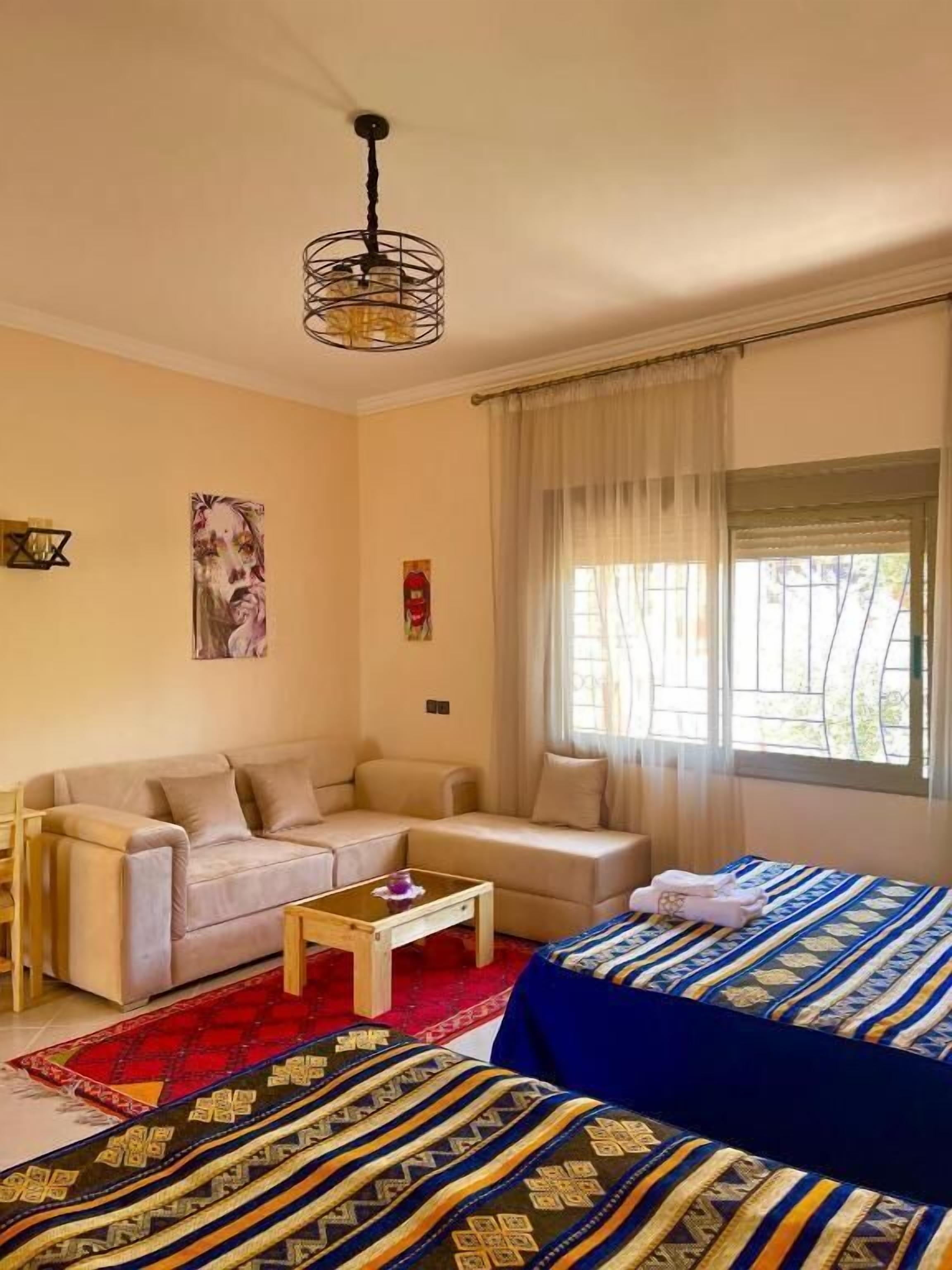 Ruang kerja ramah laptop dan Wi-Fi gratis