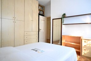2 bedrooms - S353 – Sirolo, Spacious Four-Room Apartment with Garden and Full Amenities (Sirolo)