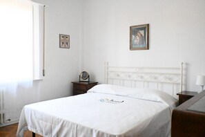 2 bedrooms - S353 – Sirolo, Spacious Four-Room Apartment with Garden and Full Amenities (Sirolo)