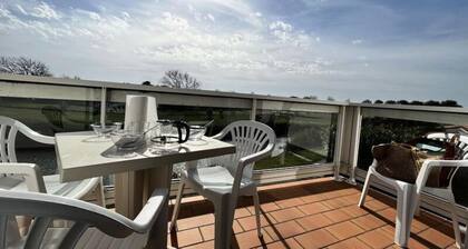 2 Rooms for 4 People