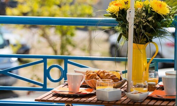 Outdoor dining - 3 Rooms Duplex 6 People (Saint-Palais-sur-Mer)