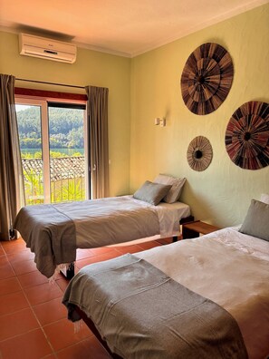 2 bedrooms, WiFi, bed sheets