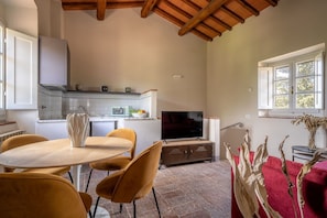Dining - Lovely apartment in villa for 4 people with WIFI, pool and TV, close to Greve In Chianti (Badia A Passignano)