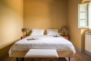 2 bedrooms, travel cot, free WiFi