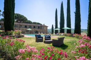 Pool - Lovely apartment in villa with pool, WIFI, TV and panoramic view, close to Greve In Chianti (Badia A Passignano)