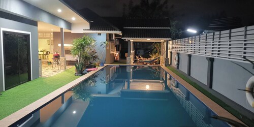 Stardome Pool House of Absolute Privacy