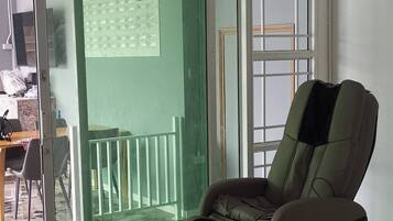 House, 4 Bedrooms, Smoking, Private Pool | Interior