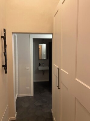 Dusche, Haartrockner, Bidet, Handtücher