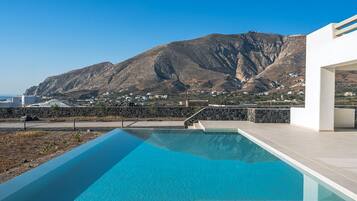 Kolam renang outdoor