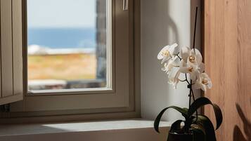 Luxury Apartment, Sea View | Egyptian cotton sheets, premium bedding, down comforters, pillowtop beds