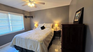 3 habitaciones, escritorio, tabla de planchar con plancha y wifi