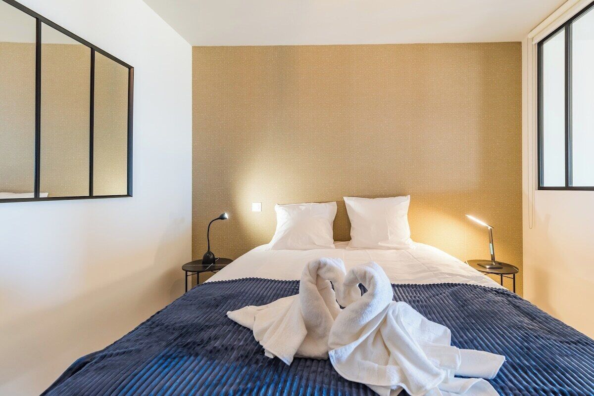 1 bedroom, internet, bed sheets