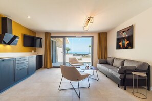 TV - "The Black" - Sea view & parking in Los Rosarios (Unknown)