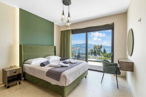 Espacio para trabajar con laptop y sistema de insonorización 