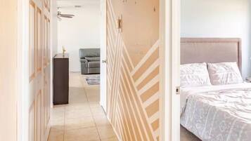 2 bedrooms, desk, iron/ironing board, free WiFi