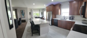 Spacious 5-bedroom house close to everything in Waukee, IA