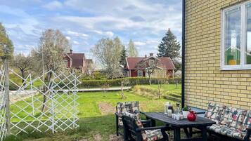 House | Outdoor dining