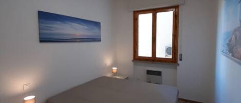 2 bedrooms, iron/ironing board