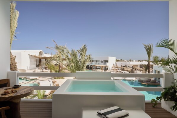 Grande Suite with Plunge Pool | Terrace/patio