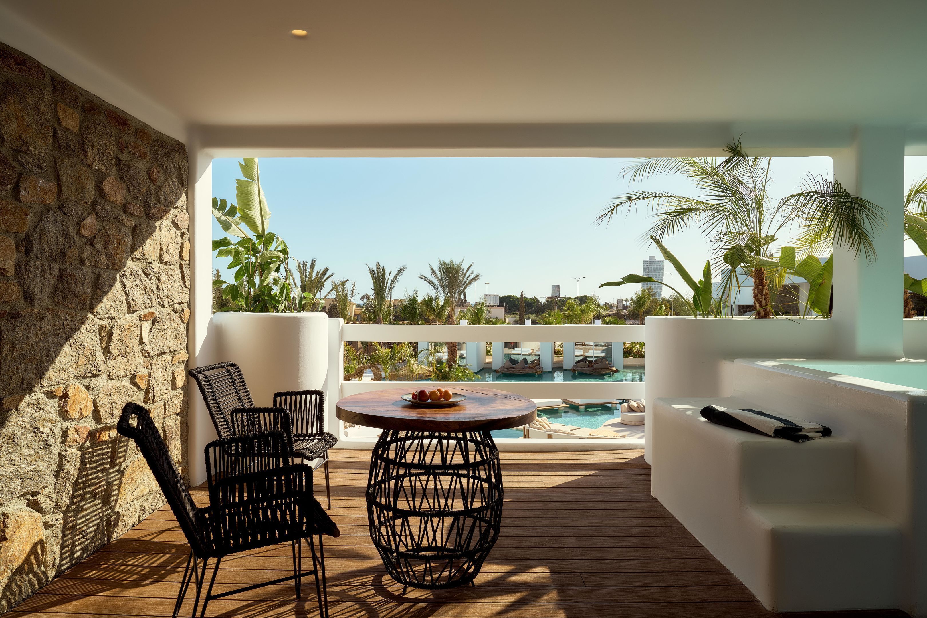Studio Exécutif, balcon, vue piscine | Enceinte de l’hébergement