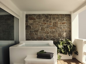 Habitació doble superior, balcó, vistes a la piscina | Terrassa o pati