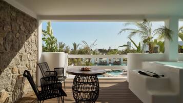 Aya Suite with Plunge Pool | Terrace/patio
