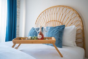 2 bedrooms, iron/ironing board, WiFi, bed sheets - Miniq 101 - Near Sea & Foça Center Stone House (Izmir)