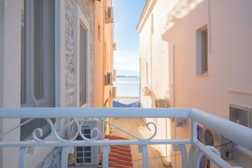 Miniq 101 - Near Sea & Foça Center Stone House