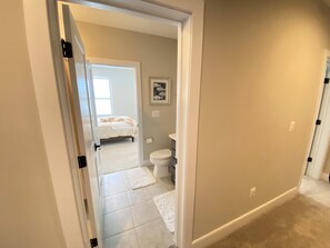 4 Schlafzimmer, Schreibtisch, Bügeleisen/Bügelbrett, kostenloses WLAN