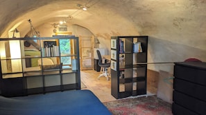1 chambre, bureau, Wi-Fi gratuit, draps fournis