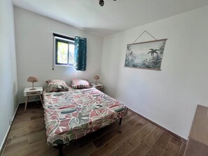 2 bedrooms, iron/ironing board, WiFi, bed sheets