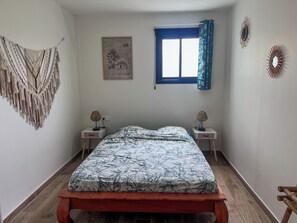 2 quartos, ferros/tábuas de passar roupa, Wi-Fi, roupa de cama