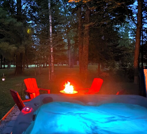 Elk Ridge at Thunder Bay Golf Resort Chalet.  Pet friendly/Hot Tub/Golf Views