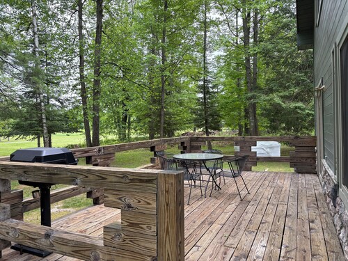 Elk Ridge at Thunder Bay Golf Resort Chalet.  Pet friendly/Hot Tub/Golf Views